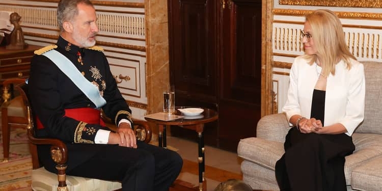 Siete nuevos embajadores presentan cartas credenciales al Rey Felipe VI
