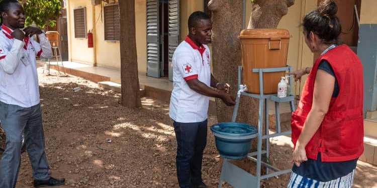 El apoyo a Ucrania, uno de los 171 proyectos de cooperación de Cruz Roja Española