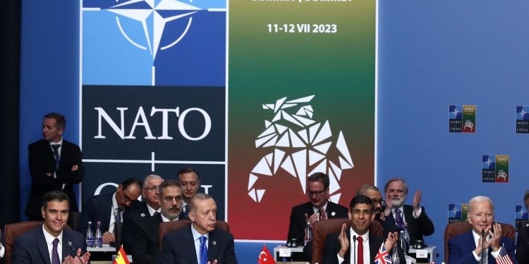 España se suma al compromiso del G7 de apoyar militarmente a Ucrania a medio y largo plazo