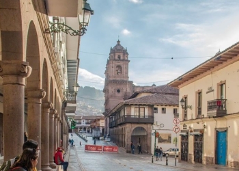 Albares asegura que Exteriores ya ha repatriado a 225 turistas españoles desde Perú