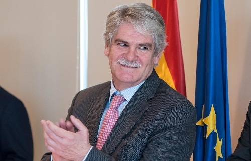 Dastis estrena en Costa de Marfil y Mali la nueva política exterior en África