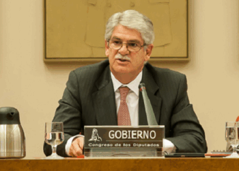 Dastis: «Los derechos de los ciudadanos no deben ser rehenes del Brexit»