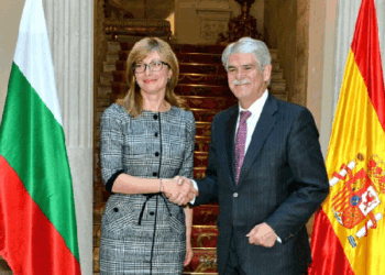 Dastis agradece el “mensaje tranquilizador” de su colega belga sobre Cataluña