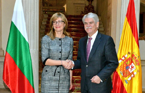 Dastis agradece el “mensaje tranquilizador” de su colega belga sobre Cataluña