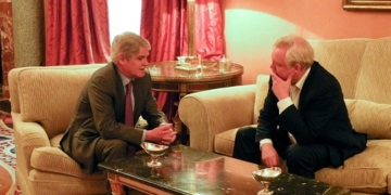 Dastis pide que «el pequeño problema» de Gibraltar “no sea fundamental” en el Brexit