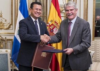 España ofrece su “experiencia y ayuda” al nuevo diálogo nacional de El Salvador