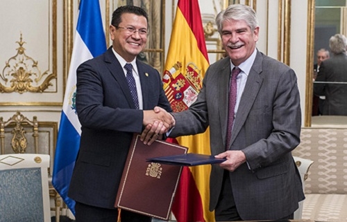 España ofrece su “experiencia y ayuda” al nuevo diálogo nacional de El Salvador