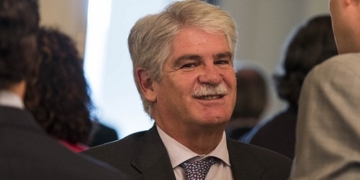 Dastis viaja a Estrasburgo para explicar el 155 a los grupos de la Eurocámara