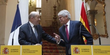 Dastis y Le Drian preparan la cumbre franco-española con el trasfondo de Cataluña