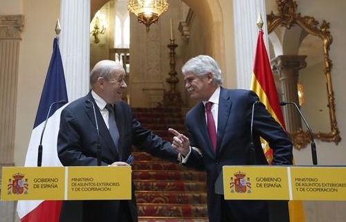 Dastis y Le Drian preparan la cumbre franco-española con el trasfondo de Cataluña