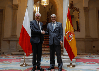 Polonia pide que la UE actúe «junta» frente a los intentos de Rusia por dividirla