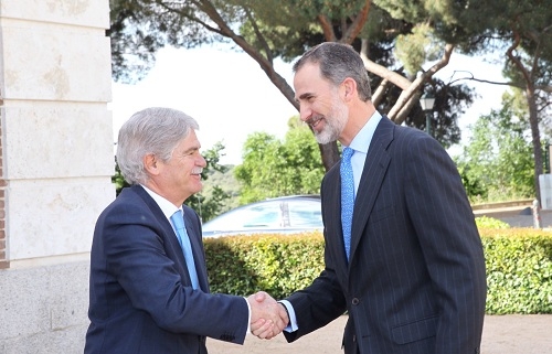 Dastis, único miembro del Gobierno saliente en el Patronato de Elcano