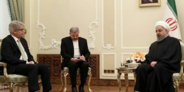Rohani informa a Dastis de que Irán no modificará el acuerdo nuclear