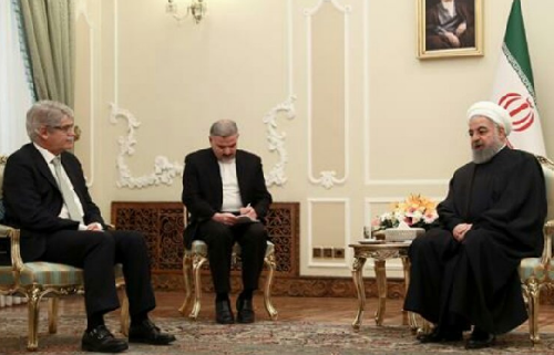 Rohani informa a Dastis de que Irán no modificará el acuerdo nuclear