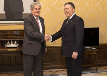 Dastis viaja a Túnez para recuperar el terreno perdido