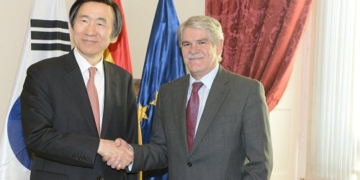 España traslada su apoyo a Corea del Sur tras los ensayos balísticos norcoreanos