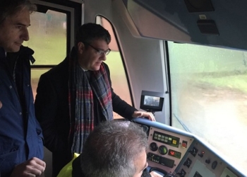 Renfe ensaya el primer tren de pasajeros propulsado con gas licuado del mundo