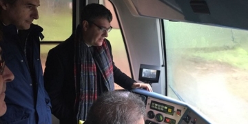 Renfe ensaya el primer tren de pasajeros propulsado con gas licuado del mundo