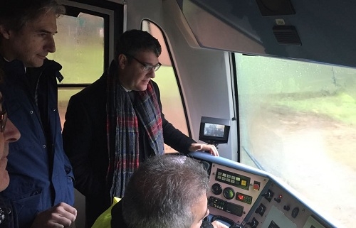 Renfe ensaya el primer tren de pasajeros propulsado con gas licuado del mundo