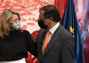 Yolanda Díaz con Gustavo Petro