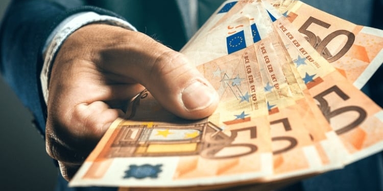 Bruselas da un ultimátum a España por no trasponer completamente la directiva contra la evasión fiscal