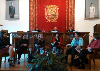 Las mujeres representan el 25% de la carrera diplomática en España