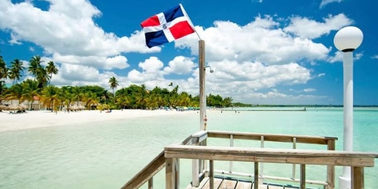 El Gobierno presta 46 millones a República Dominicana para agua y saneamiento en zonas turísticas