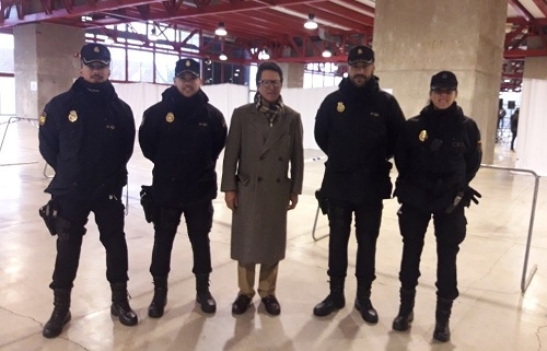 Los ecuatorianos en España rechazan las propuestas ‘anti Correa’ en la consulta