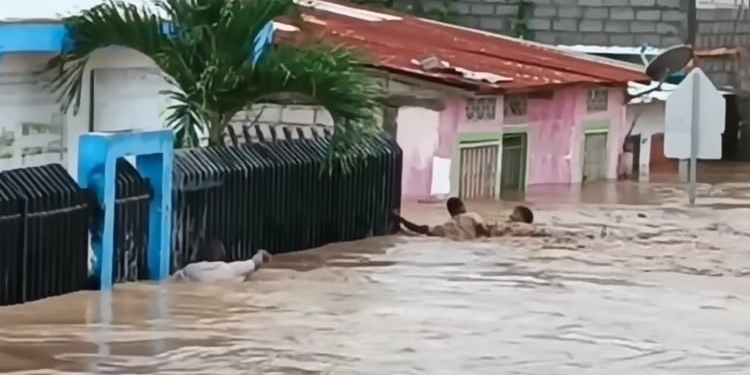 España destina 100.000 euros para los afectados por inundaciones en Ecuador