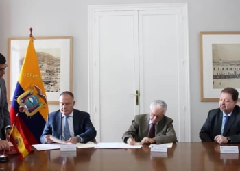 Planeta concederá becas de formación para facilitar el empleo a ecuatorianos en España