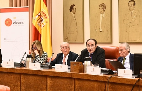 Oreja, Piqué y Jiménez defienden el consenso en una “política exterior de Estado”