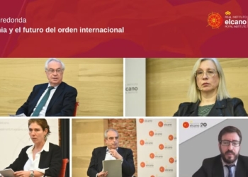 Imagen de los participantes en el debate.