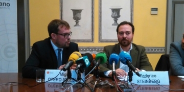 “El recuerdo del franquismo ayuda a evitar casos como Trump o Le Pen en España”