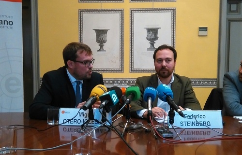 “El recuerdo del franquismo ayuda a evitar casos como Trump o Le Pen en España”