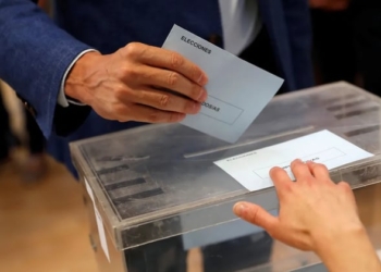 El PSOE llega a las elecciones con todos sus feudos en peligro y el PP no se libra de Vox