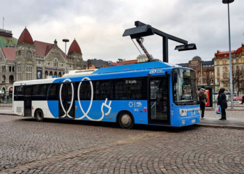 Proyectan la construcción de un coche eléctrico que una ciudades en España