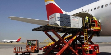 Más de 40 toneladas de ayuda humanitaria han salido de España hacia Ecuador