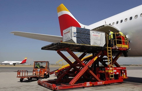 Más de 40 toneladas de ayuda humanitaria han salido de España hacia Ecuador