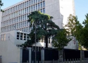 Albares y Robles forzaron la expulsión de al menos dos espías de EEUU por sobornar a agentes del CNI