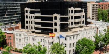 Exteriores reorganiza la red consular en Michigan (EEUU) por el aumento de españoles