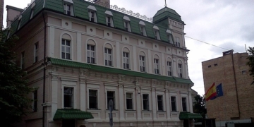 España recomienda a los españoles en Ucrania que abandonen el país «temporalmente»