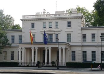 El PP pregunta si el Gobierno ha comprado ya la Embajada de España en Londres