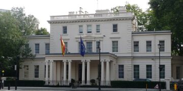 El PP pregunta si el Gobierno ha comprado ya la Embajada de España en Londres