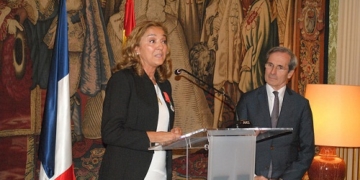 Francia impone la Legión de Honor a la secretaria de Estado de I+D+i