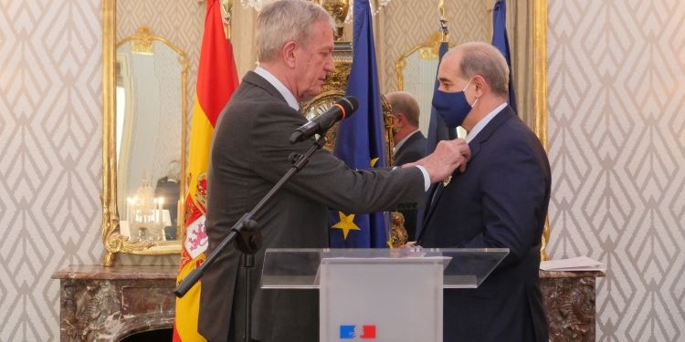 Francia concede la Legión de Honor al director general de la Policía Nacional