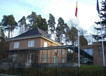 Un sindicato denuncia a la Embajada de España en Oslo por impagos al personal