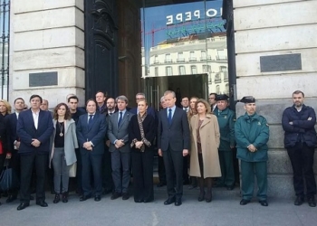 La Embajada de Bélgica abre un libro de condolencias por los atentados
