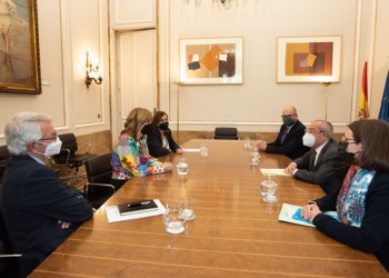 Pilar Alegría y Jean-Michel Casa abordan la promoción del idioma francés en España
