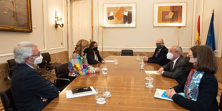 Pilar Alegría y Jean-Michel Casa abordan la promoción del idioma francés en España