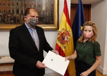 El nuevo embajador de Letonia en España presenta sus Copias de Estilo